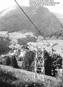 COLO JEUNE FRANCE La vallee de St Pierre sous le Charmantsom 001